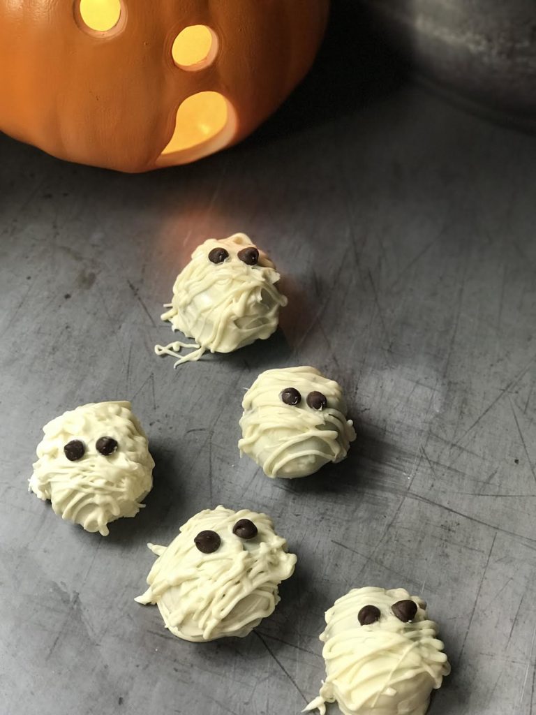 Mummies and Pumpkin